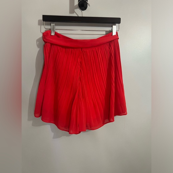 Red chiffon pleated skort - Picture 3 of 6